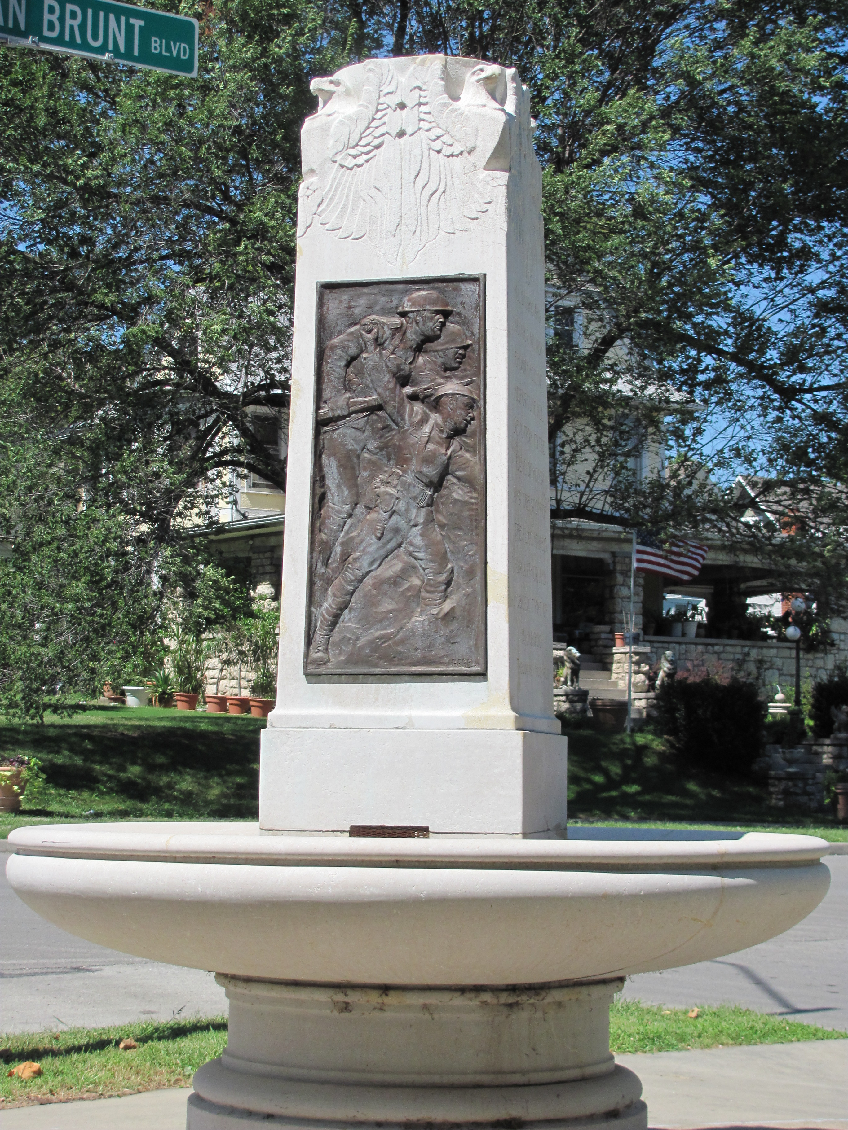 Zoom on the image : American Legion Memorial Drinking Fountain
